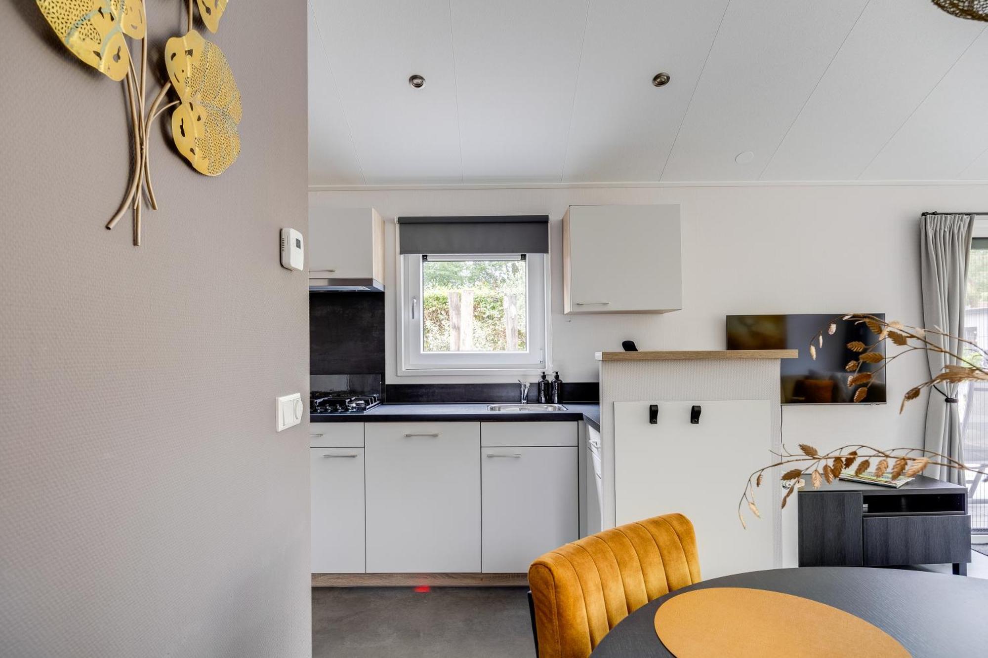 Modern Ingericht Chalet Op Groen Park Op De Veluwe Epe Exterior foto